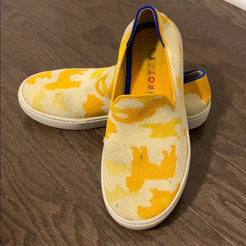 Rothy kids size 2 Yellow Puppy Sneakers
